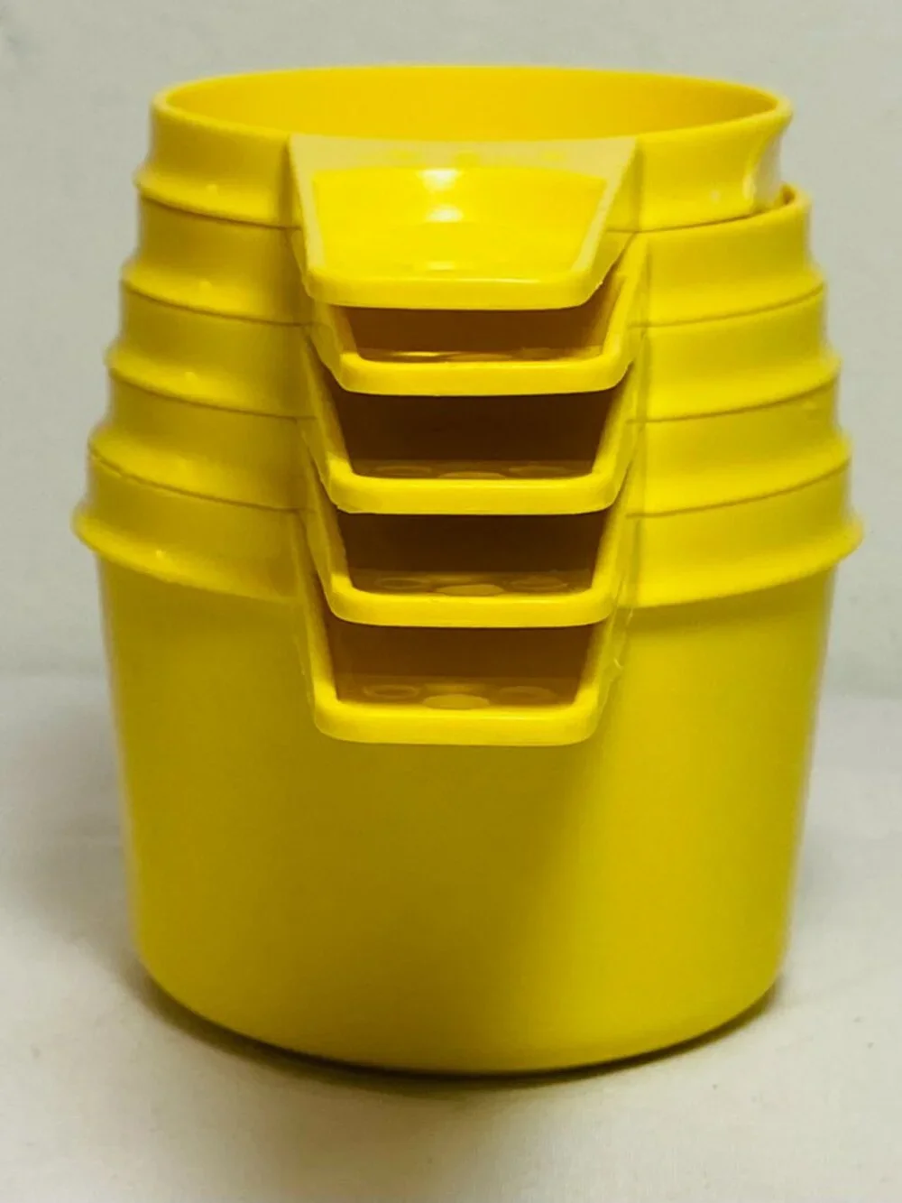 VNTG Tupperware 5 Pc Measuring Cups Canary/Sunshine Yellow, No 1 Cup Measure